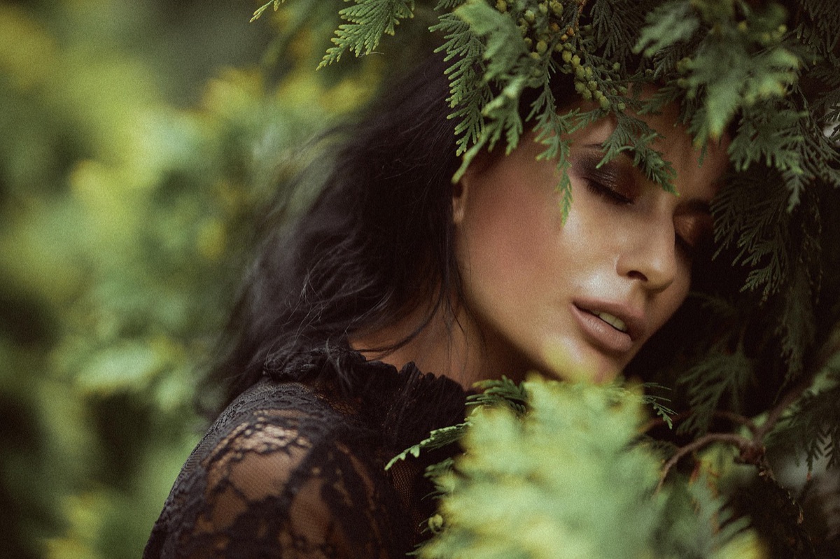 Strahlendes Glow-Make-up im brasilianischen Stil.